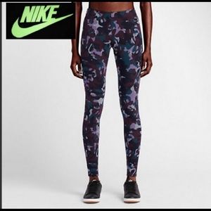 🌻Host Pick🌻 Nike Camo Leggings